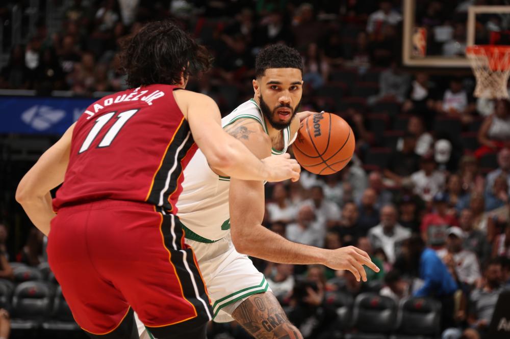 球员们在比 球员们在比